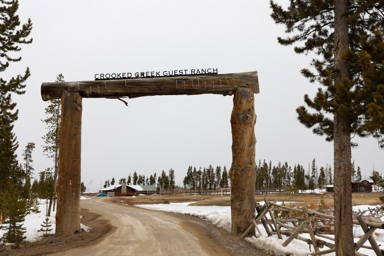 Crooked Creek Guest Ranch 호텔 두보아 외부 사진